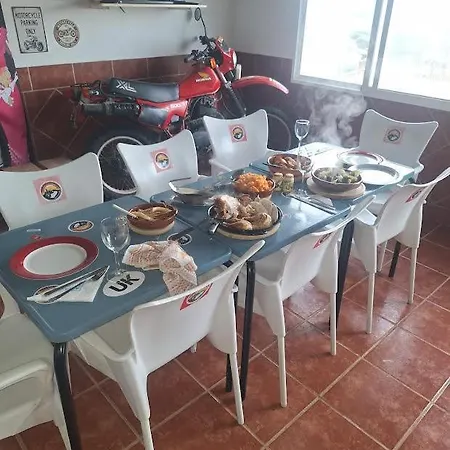 2 Wheels Granada Motocamp Bed & Breakfast
